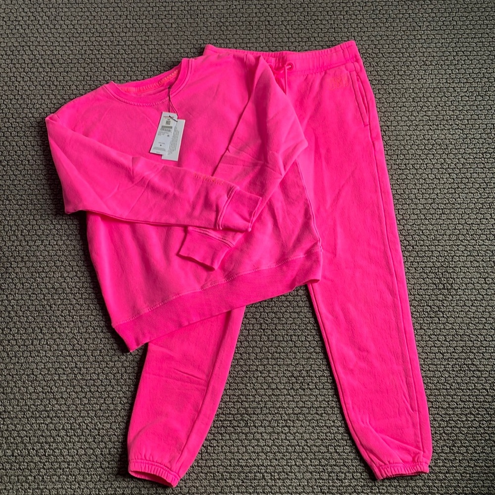 Ugg sweatshirt and pants set